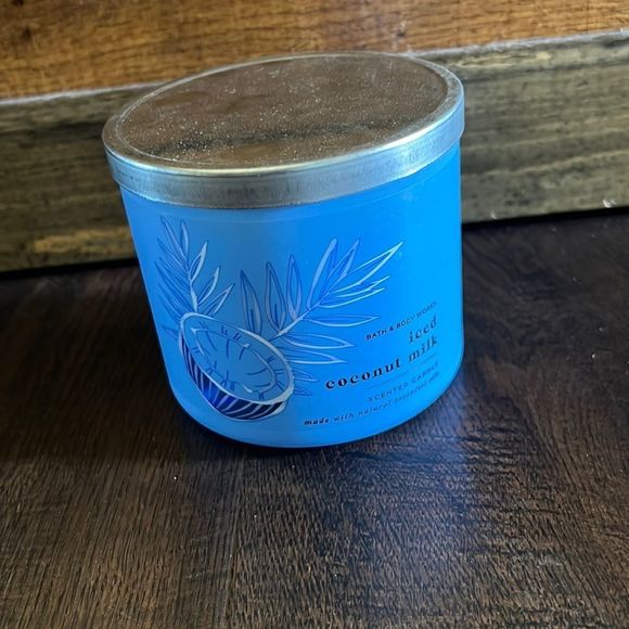 Bath & Body Works Other - Bath n body works iced coconut milk candle